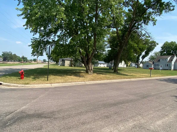 101 19th St S, Benson, MN 56215