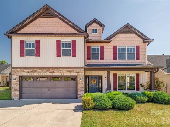 5 Breyerton Ct, Asheville, NC 28804