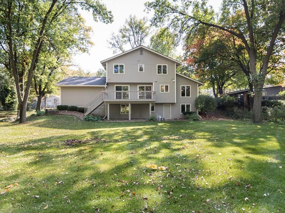 2nd image of 16686 Meadowbrook Ln