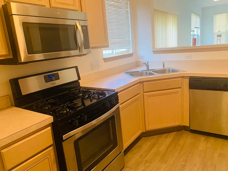 680 Mill Cir #107 — Photo 9