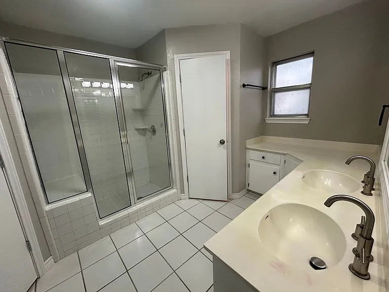 1310 Goodhue Dr — Photo 7