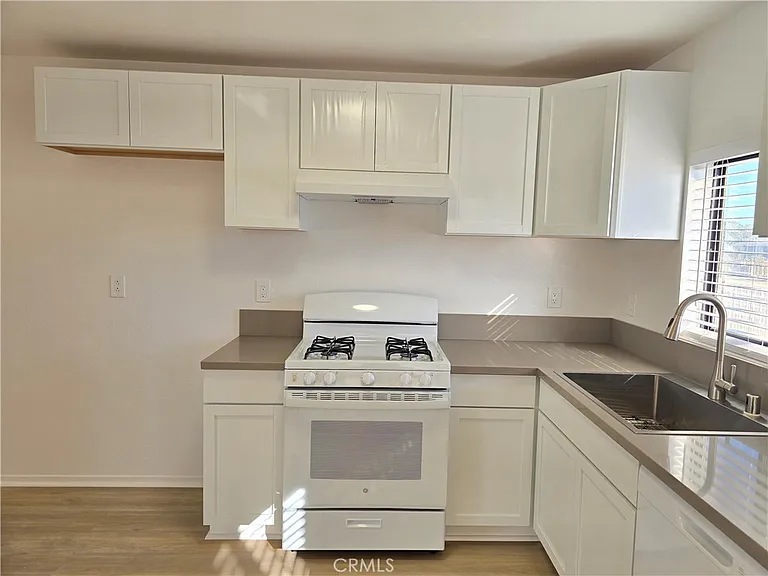 8249 Catalpa Ave #A — Photo 3