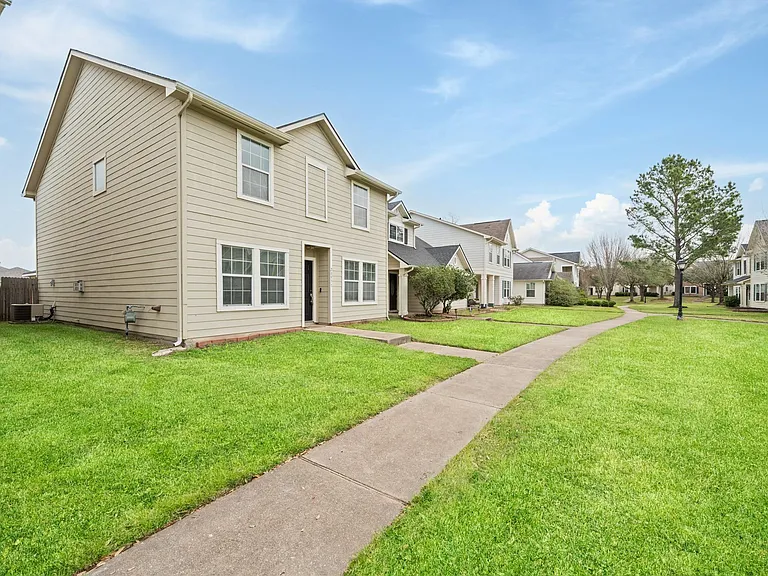 20931 Walder Ct — Photo 3