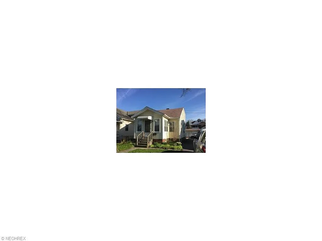 9807 Robinson Ave photo 1