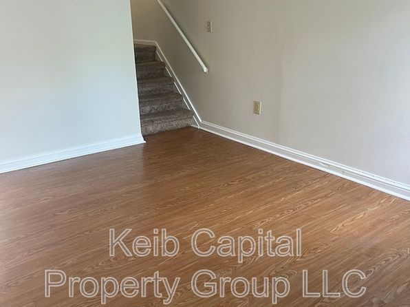 90-92 Ford St #6