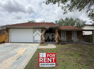 7729 Narrow Pass Dr, Live Oak, TX 78233