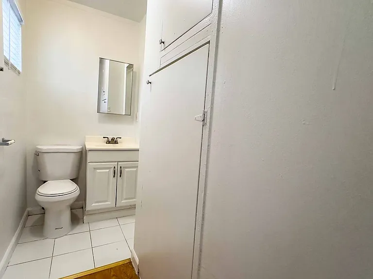 260-262 S Gregory St #&-301-307 — Photo 8