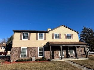 42562 Saratoga Rd #30, Canton, MI 48187