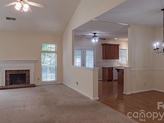 4th image of 6009 Skyline Dr