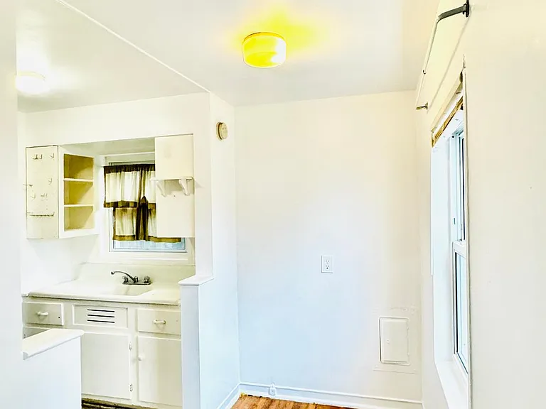 1017 S Edison St — Photo 13