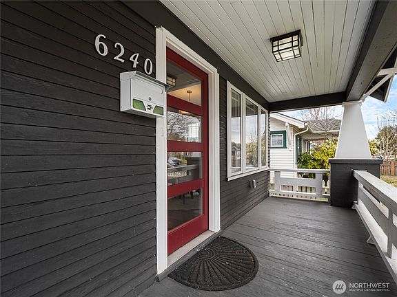 3rd image of 6240 S Oakes Street