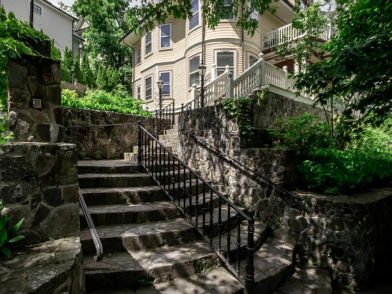 18 Atherton Rd #1 — Photo 4