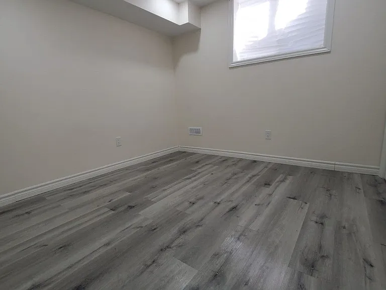 289 Middleton Ave #LOWER — Photo 12