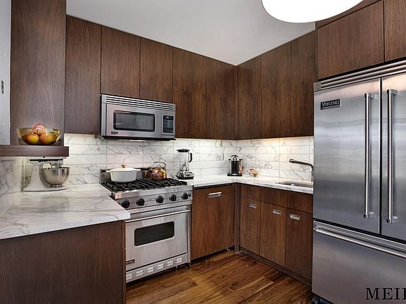 3rd image of 310 E Houston St APT 4B