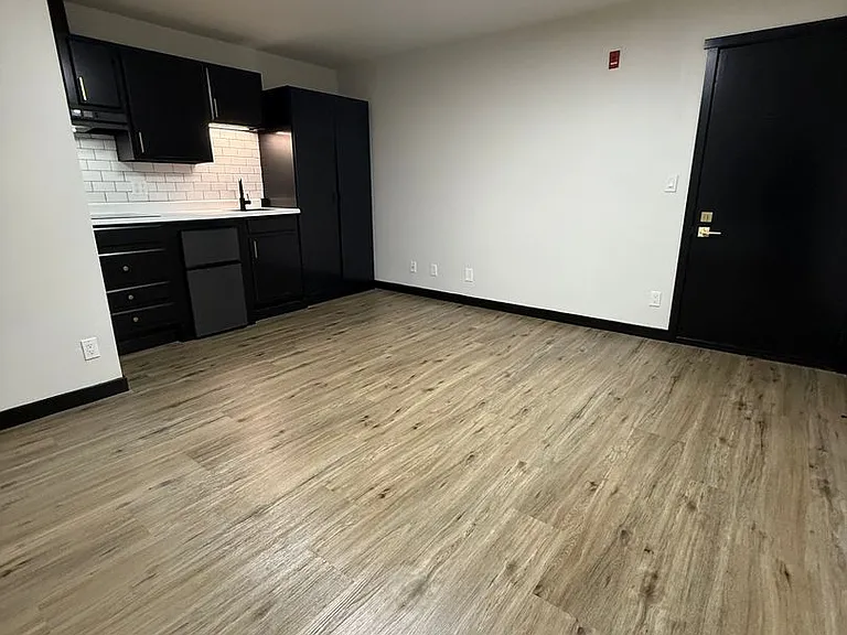 Belmont Flats — Photo 13