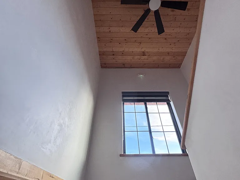 232 Valverde St — Photo 75