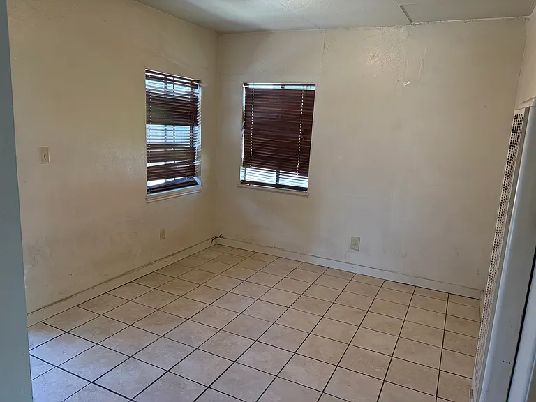 6820 S Miramonte Blvd — Photo 10