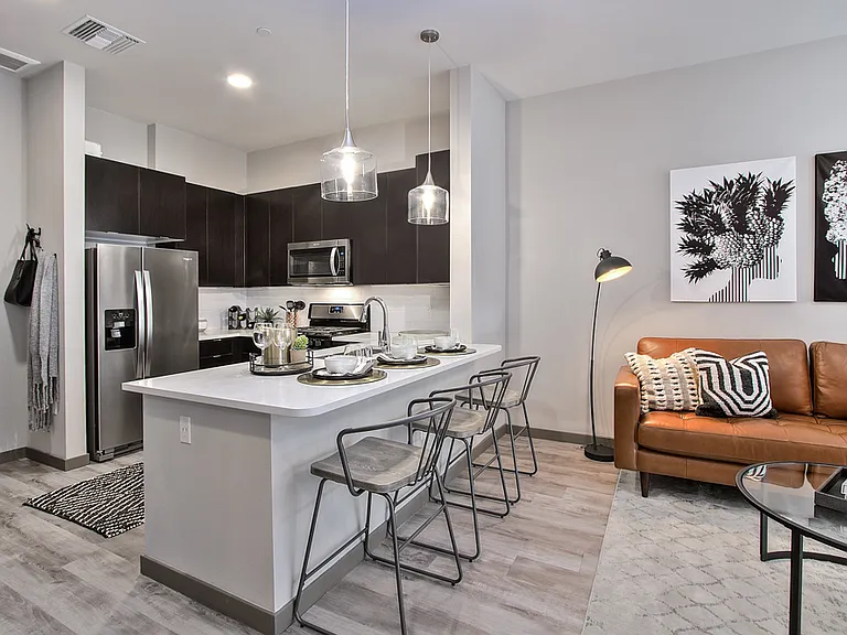 Jade Apartments — Photo 11