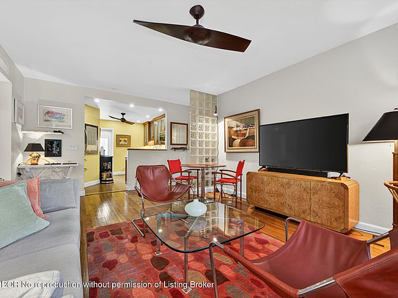 4th image of 381 S Lake Dr APT 16