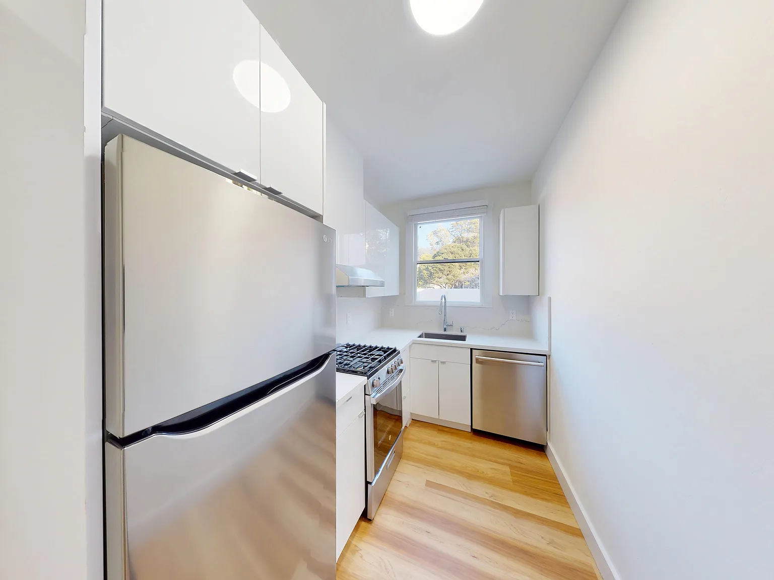 1729 Arch Street — Photo 2