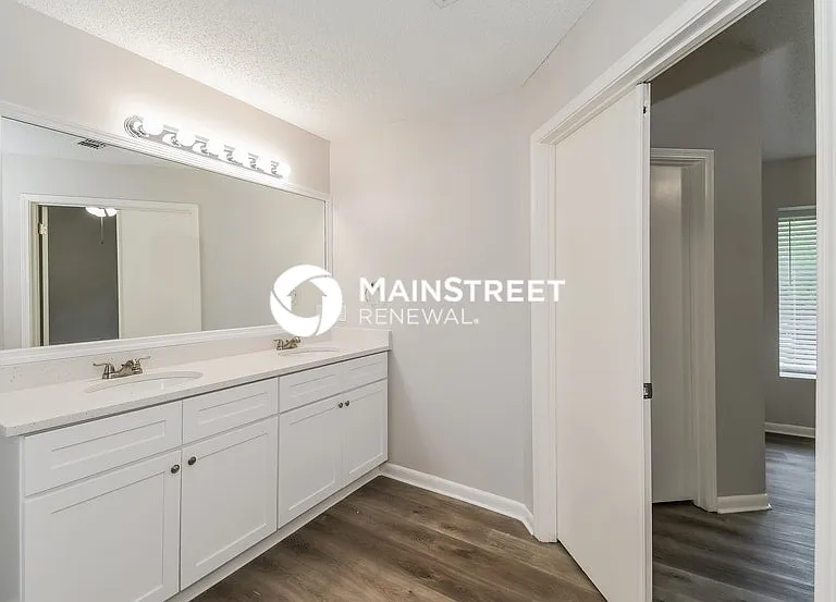 7848 Hunters Lake Cir S — Photo 12