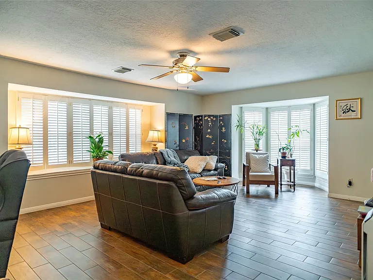 18310 Spellbrook Dr — Photo 24