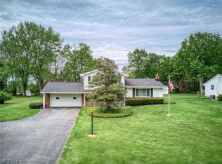 14500 Broadwood Dr, Burton, OH 44021