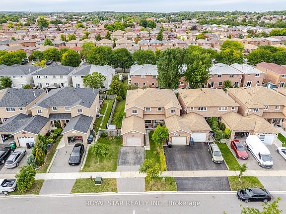 5th image of 39 Ebby Ave E