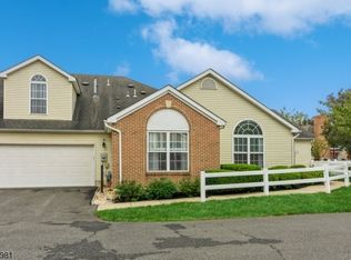 11 Chandler Ct, Hillsborough, NJ 08844