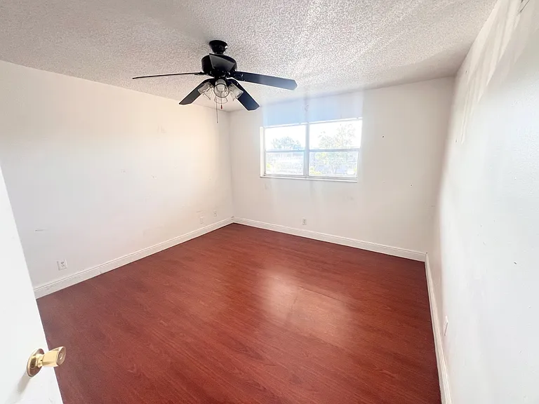 7800 Colony Cir S #11-202 — Photo 4