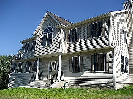 1st image of 5 Wood Glen Dr