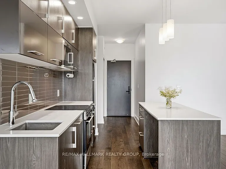 255 Bay St #801 — Photo 15