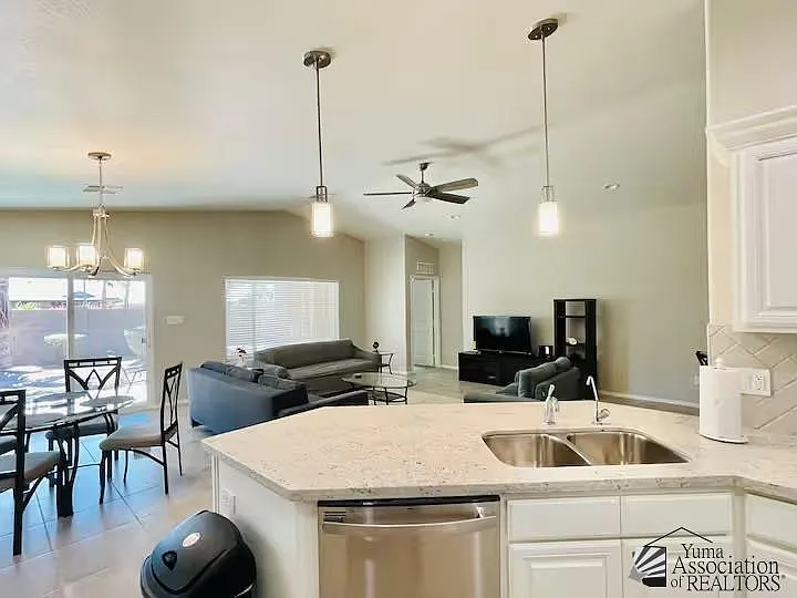 3753 W 37th Pl — Photo 24
