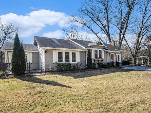 196 Railroad St, Pendergrass, GA 30567