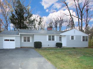 106 Glenwood Rd, Clinton, CT 06413