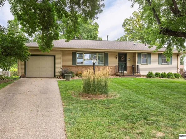 111 S 111th St, Omaha, NE 68154