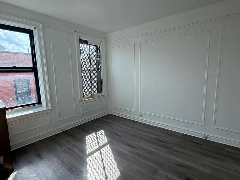 520 W 190th St #5I — Photo 2