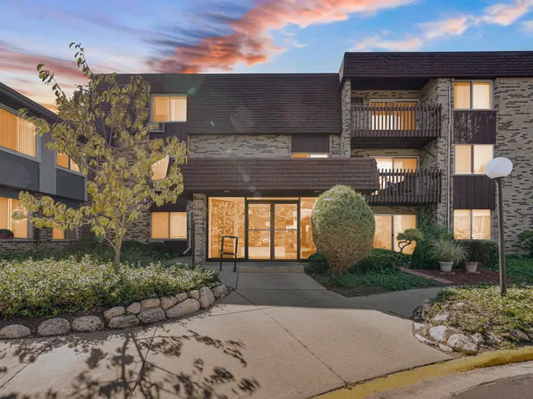 922 E Old Willow Rd APT 305, Prospect Heights, IL 60070