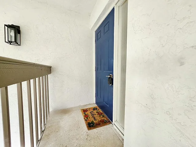 30 Pelican Pointe Dr — Photo 3