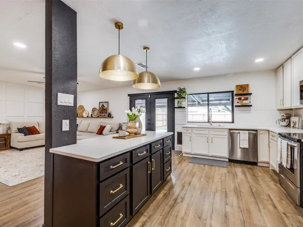 726 W Crossland Blvd, Grand Prairie, TX 75052