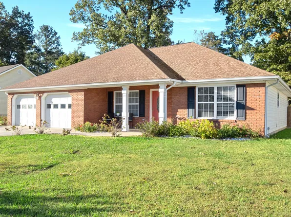 169 Century Station Dr, Rossville, GA 30741