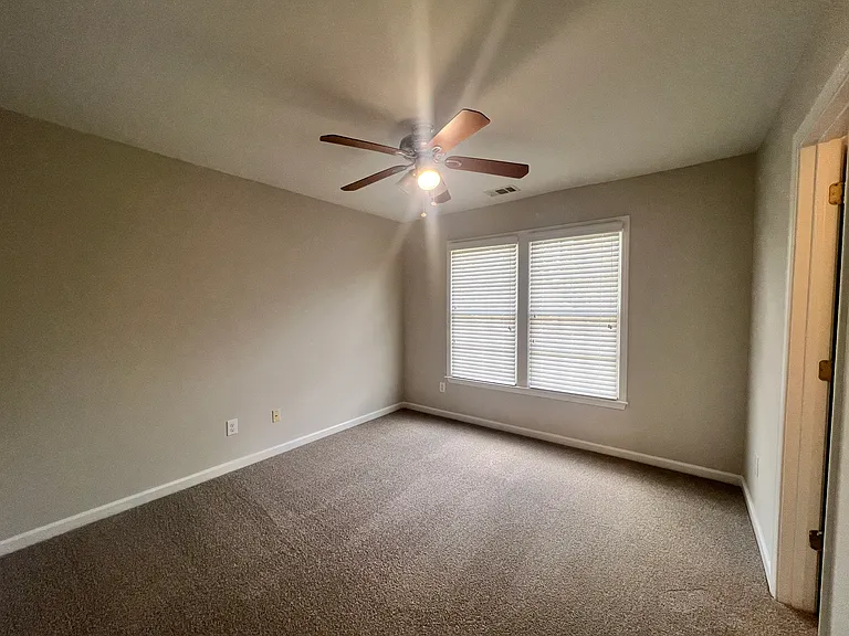 365 Tumbling Creek Dr — Photo 28