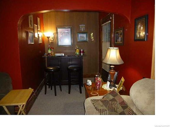 3rd image of 182 Sprenger Ave