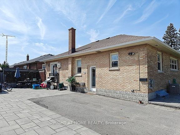 3rd image of 45 Prince St