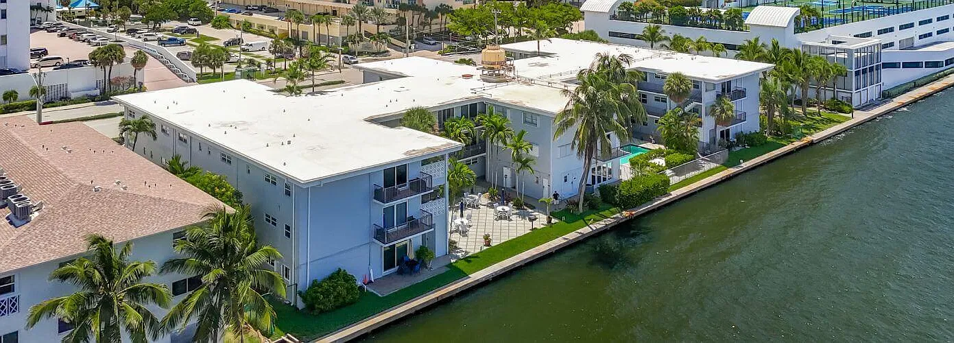 2600 S Ocean Dr — Photo 2