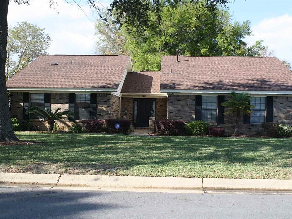 1st image of 3122 Oxford Cir