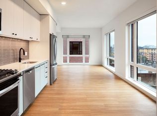 2050 NW Raleigh St #353, Portland, OR 97209