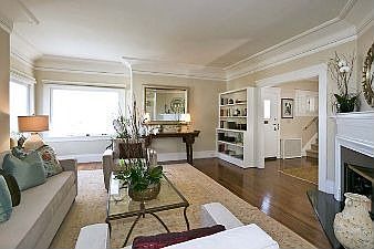Living Room - Foyer :: 1135 Greenwich Street