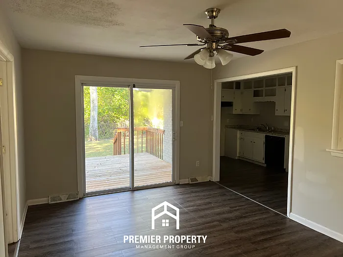 2322 Rodgers Dr NE — Photo 17