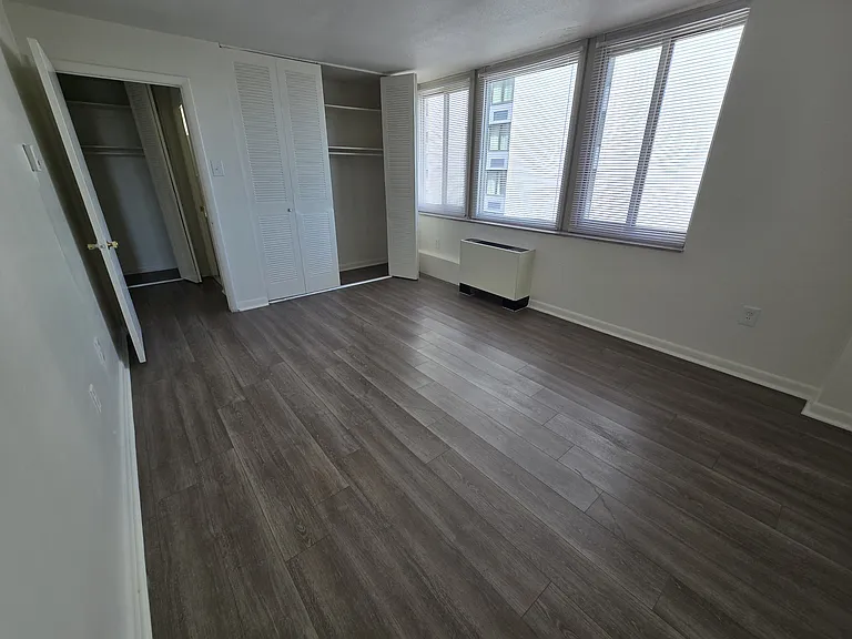 503 W Grace St #911 — Photo 13